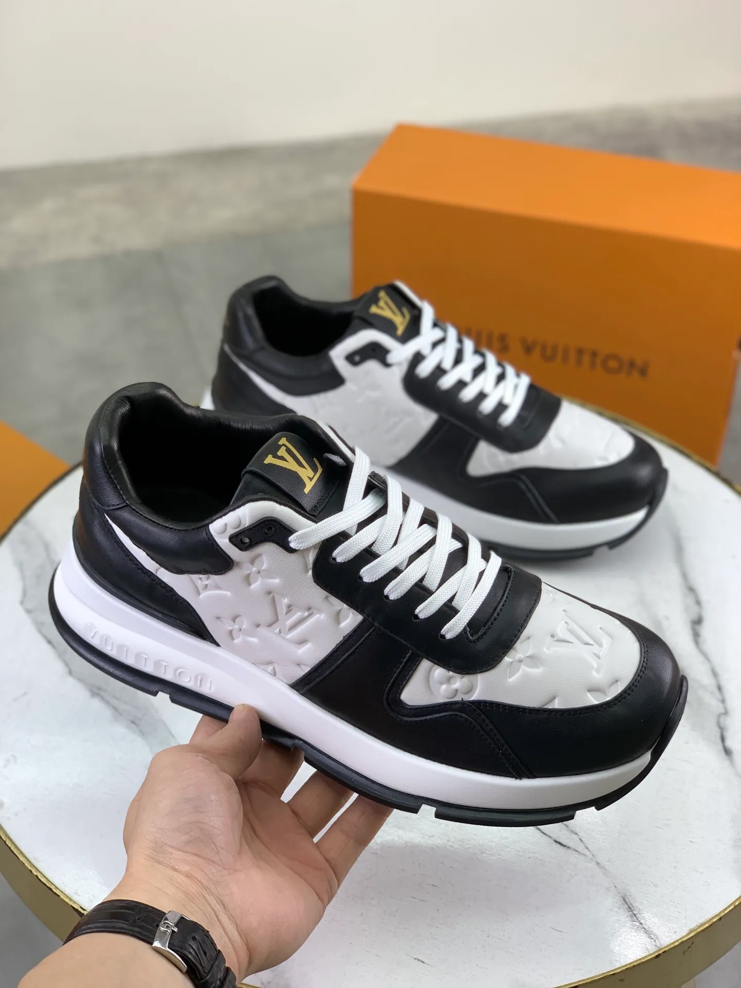 Factory price P820 💶 Top version [LOUIS VUITTON] counter series (original order) new style 🍀LV Louis Vuitton - top version LV classic high-top trendy shoes! Made of imported original craft calfskin, original breathable lining, and original wear-resistant, lightweight, high-end TPU outsole! High quality products! 3️⃣ colors available, size: men’s 39-44 (38 45 customized)